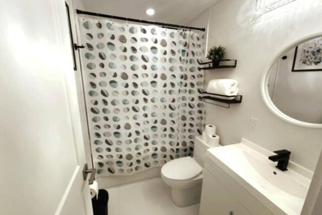 Exquisite, Bright & Modern Condo. ไนแอการาฟอลส์ ภายนอก รูปภาพ
